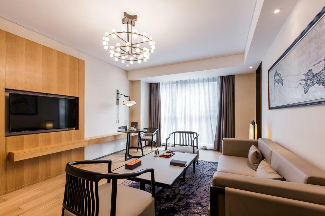 Howard Johnson By Wyndham Life Zhuoyuan 寧波市 エクステリア 写真