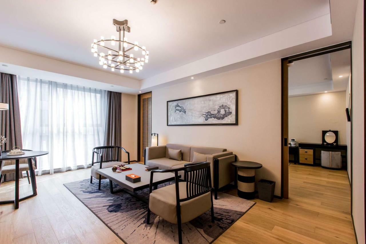 Howard Johnson By Wyndham Life Zhuoyuan 寧波市 エクステリア 写真
